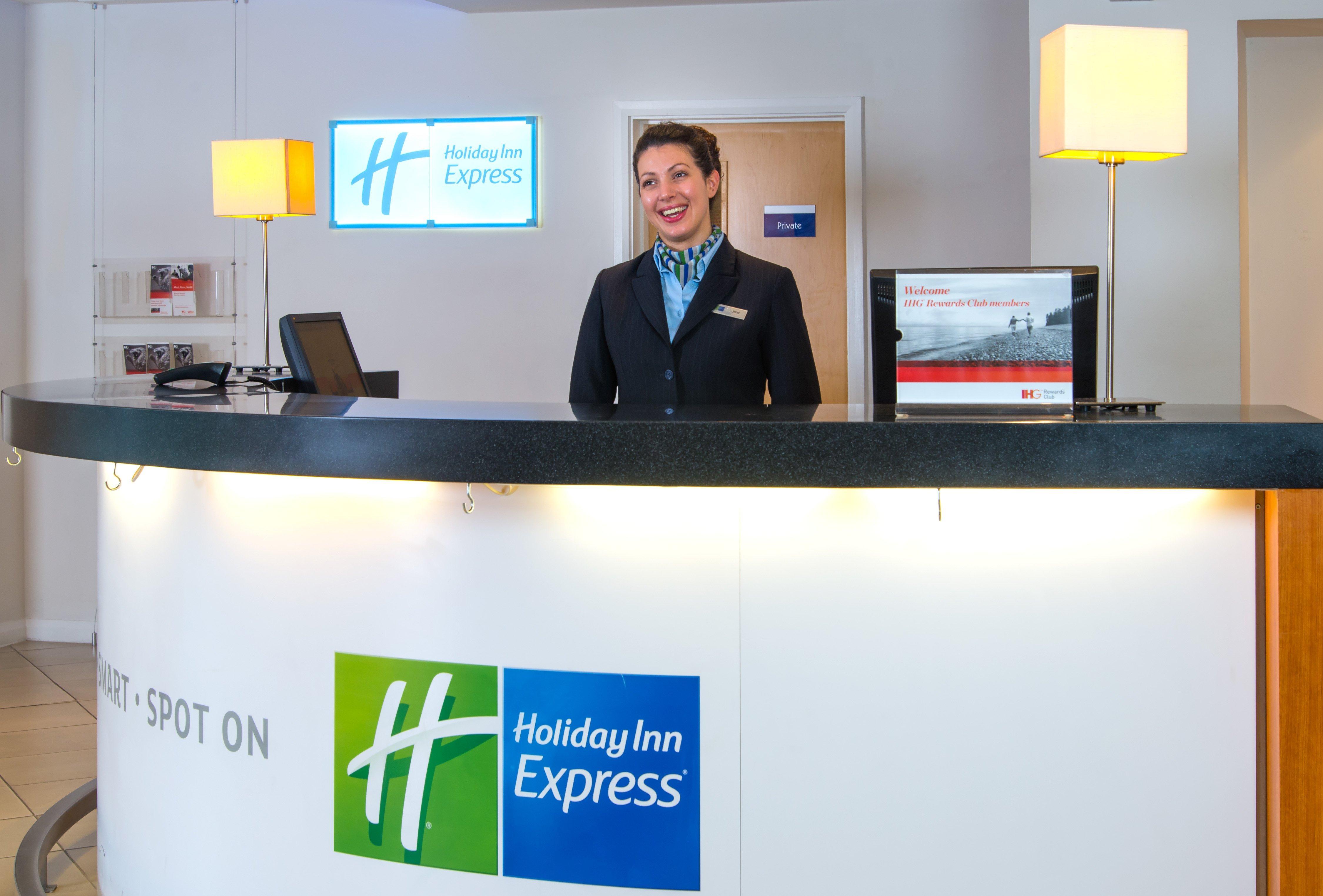 Holiday Inn Express Bedford By Ihg Екстериор снимка
