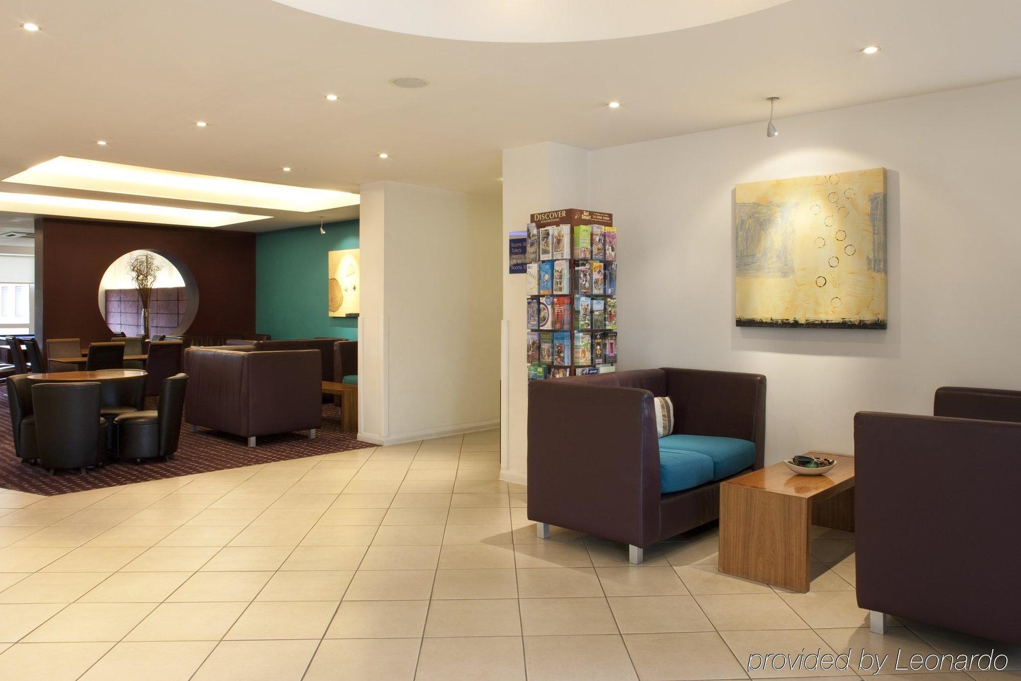 Holiday Inn Express Bedford By Ihg Екстериор снимка