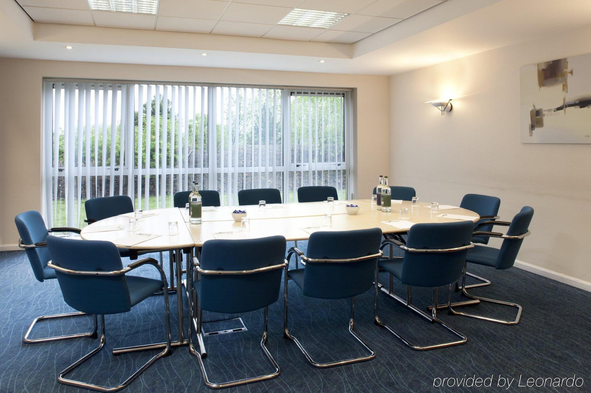 Holiday Inn Express Bedford By Ihg Екстериор снимка