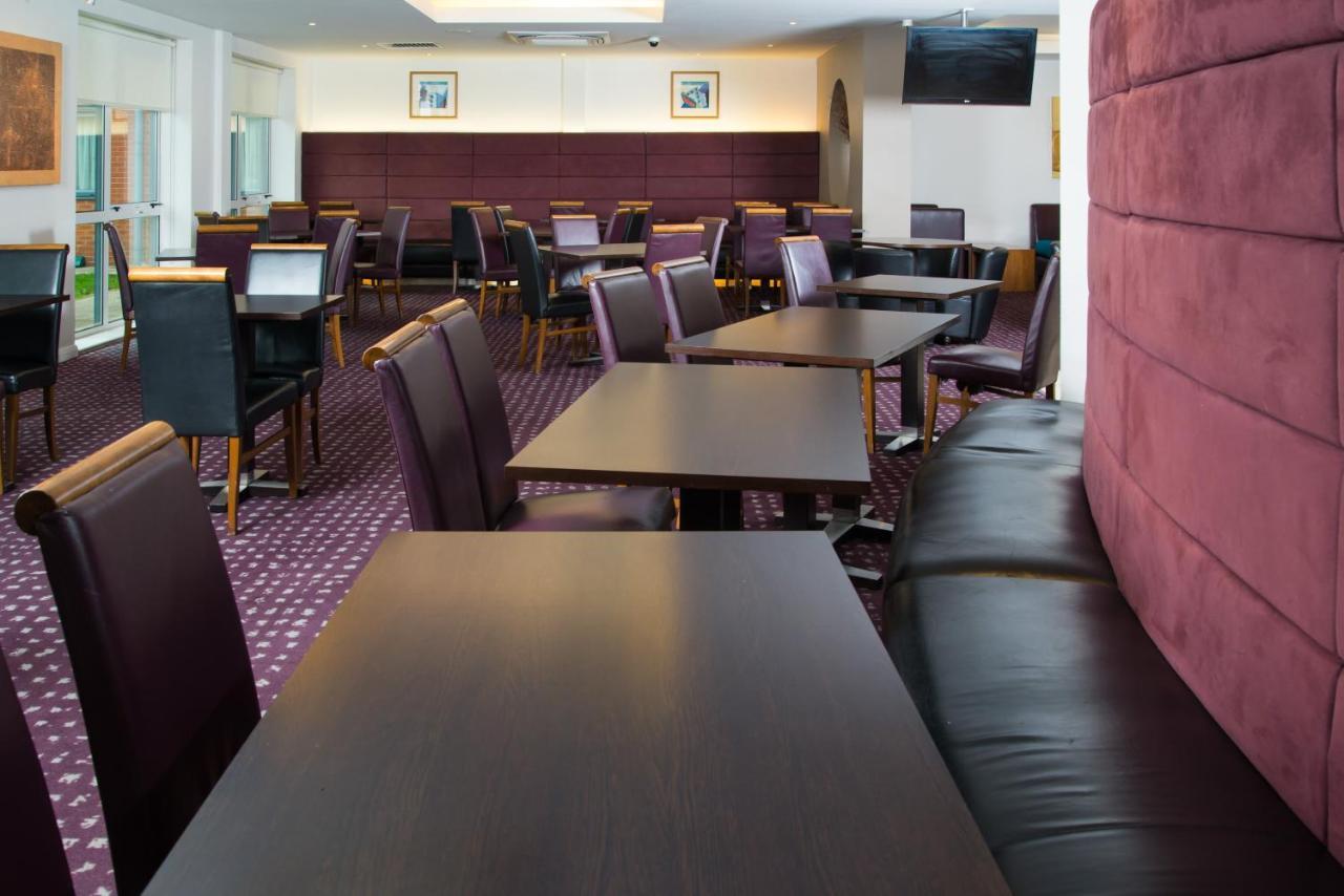 Holiday Inn Express Bedford By Ihg Екстериор снимка